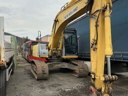 New Holland Kobelco E215
