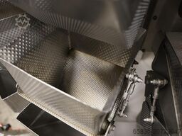 Yamato ADW-714-SWH multihead weigher