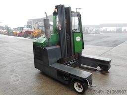 Combilift C3000 mit Triplexmast + ZV