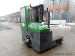 Combilift C3000 mit Triplexmast + ZV