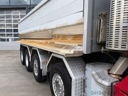 VOLVO FMX-540 10x4 Kipper