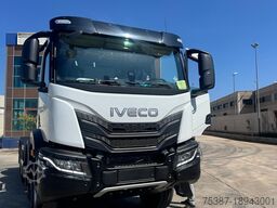 IVECO TRAKKER