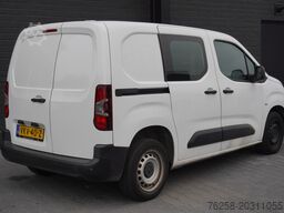 Peugeot Partner 1.2 110PK Benzine - Airco - Navi - Crui...