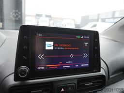 Peugeot Partner 1.2 110PK Benzine - Airco - Navi - Crui...
