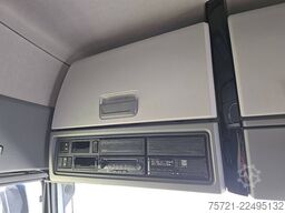 RENAULT T 440 13 LITER LOW MILEAGE