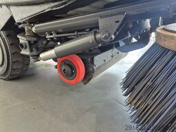 Johnston C200/201 - Compact Sweeper