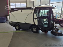 Johnston C200/201 - Compact Sweeper