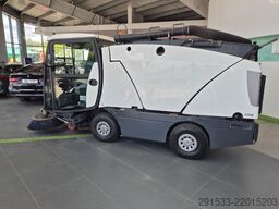 Johnston C200/201 - Compact Sweeper