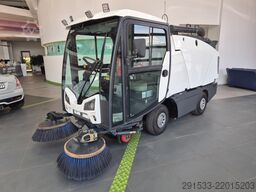 Johnston C200/201 - Compact Sweeper