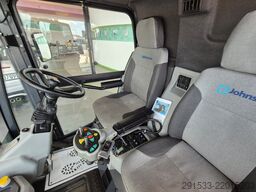 Johnston C200/201 - Compact Sweeper