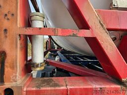SCHMITZ CARGOBULL Tankchassis mit Tankcontainer, 424.676 KM