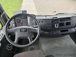 MAN 26.390 TGA 6X2 TAILLIFT