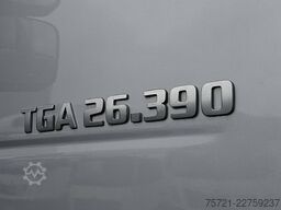 MAN 26.390 TGA 6X2 TAILLIFT