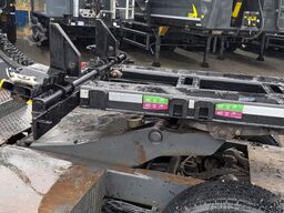 KRONE Multi- Containerchassis eLTU70, erst 128.000 Km