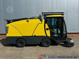 Johnston Bucher Johnston Sweeper CX202 mit EURO 6 Klima