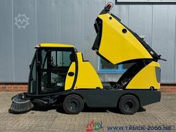 Johnston Bucher Johnston Sweeper CX202 mit EURO 6 Klima