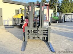 Combilift C3000CB GAS TRIPLEX 4900 FREE-LIFT