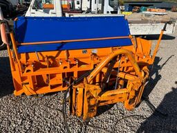 mehrere Schneepflüge Schmidt, Küpper Weisser