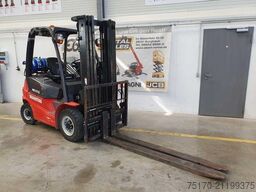 Manitou MI 25 G / Triplex: 4.70m / nur 1.976h! / SS