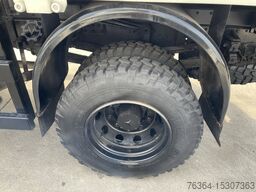 Mercedes-Benz 1017 5t 4x4 Dropside plate