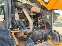 JCB TM 320 T4F * AGRI * Q-FIT * 40Km/h * VOLLGUMMI *