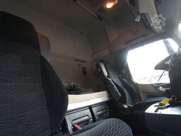 Mercedes-Benz Actros 1942 tractor unit with broken engine