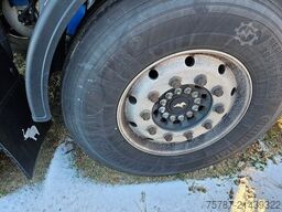 SCHMITZ CARGOBULL Tankcontainer Chassis+Tankcontainer Schwallwand