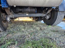 SCHMITZ CARGOBULL Tankcontainer Chassis+Tankcontainer  Schwallwand
