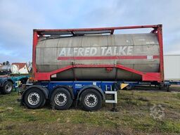 SCHMITZ CARGOBULL Tankchassis mit Tankcontainer, 375.678 Km