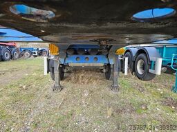 SCHMITZ CARGOBULL Tankchassis mit Tankcontainer, 375.678 Km