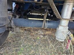 SCHMITZ CARGOBULL Tankchassis mit Tankcontainer, 375.678 Km