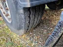 SCHMITZ CARGOBULL Tankchassis mit Tankcontainer, 375.678 Km