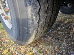 SCHMITZ CARGOBULL Tankchassis mit Tankcontainer, 375.678 Km