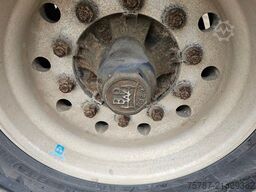 VAN HOOL Tankchassis + Tankcontainer