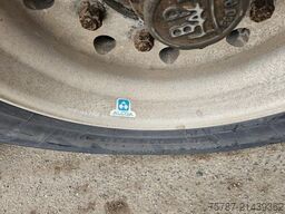 VAN HOOL Tankchassis + Tankcontainer