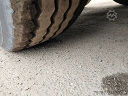 VAN HOOL Tankchassis + Tankcontainer