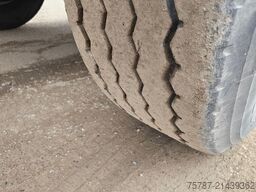 VAN HOOL Tankchassis + Tankcontainer