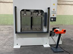 Hidrobrasil 40 Tonnen Doppelständerpresse