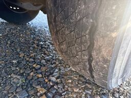 PAVIC Holzauflieger mit Schemel und Rungen