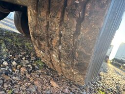 PAVIC Holzauflieger mit Schemel und Rungen