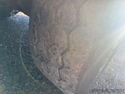 PAVIC Holzauflieger mit Schemel und Rungen