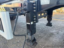 PAVIC Holzauflieger mit Schemel und Rungen