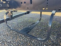 PAVIC Holzauflieger mit Schemel und Rungen