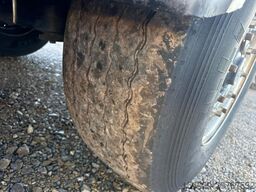 PAVIC Holzauflieger mit Schemel und Rungen