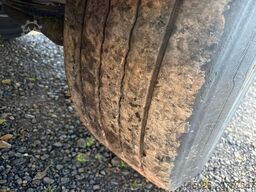 PAVIC Holzauflieger mit Schemel und Rungen