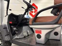 Forkliftcenter FLC4S 4-seater Electric Golf Cart