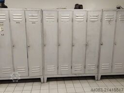 Betriebsbedarf UMKLEIDE