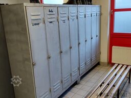 Betriebsbedarf UMKLEIDE