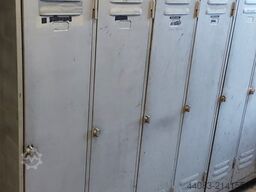 Betriebsbedarf UMKLEIDE