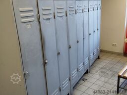 Betriebsbedarf UMKLEIDE